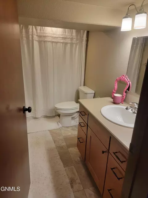 401 3 Ave NE, Mandan, ND 58554 photo 22