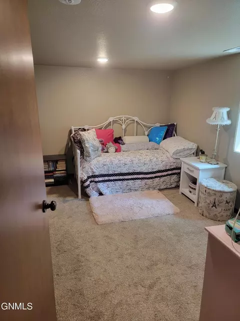 401 3 Ave NE, Mandan, ND 58554 photo 20
