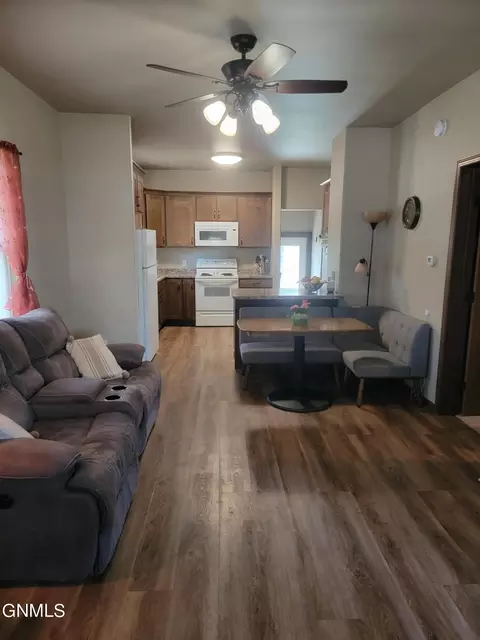 401 3 Ave NE, Mandan, ND 58554 photo 7