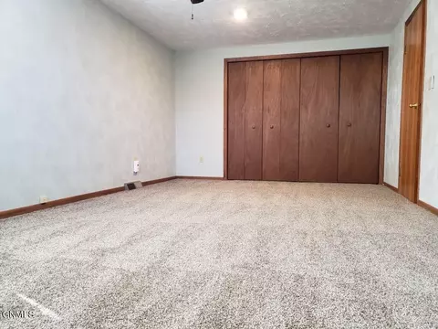 76 1st St NE, Killdeer, ND 58640 photo 14