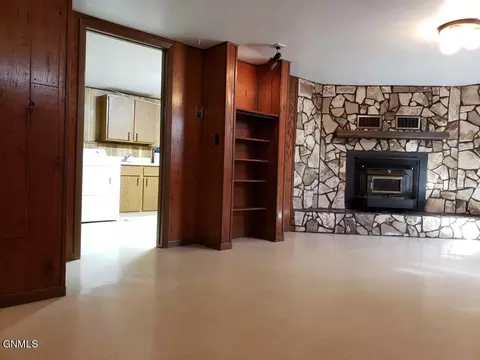 76 1st St NE, Killdeer, ND 58640 photo 20