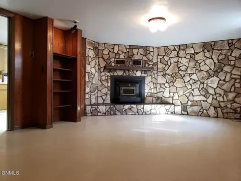 76 1st St NE, Killdeer, ND 58640 photo 18