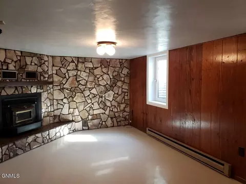 76 1st St NE, Killdeer, ND 58640 photo 19