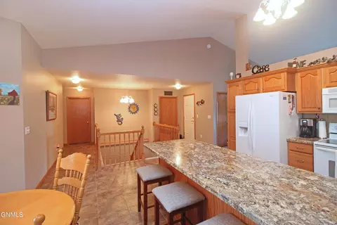 824 Interstate Ave W, Bismarck, ND 58503 photo 6