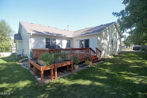 824 Interstate Ave W, Bismarck, ND 58503 photo 3