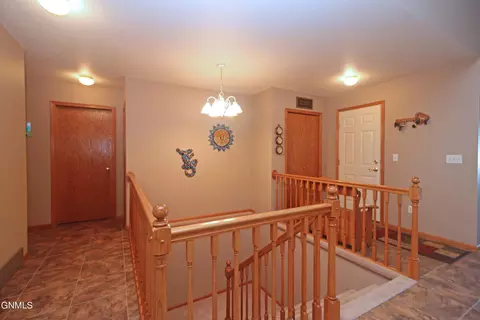 824 Interstate Ave W, Bismarck, ND 58503 photo 12