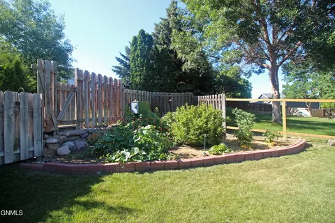 824 Interstate Ave W, Bismarck, ND 58503 photo 40
