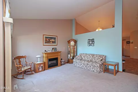 824 Interstate Ave W, Bismarck, ND 58503 photo 8