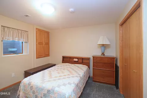 824 Interstate Ave W, Bismarck, ND 58503 photo 27
