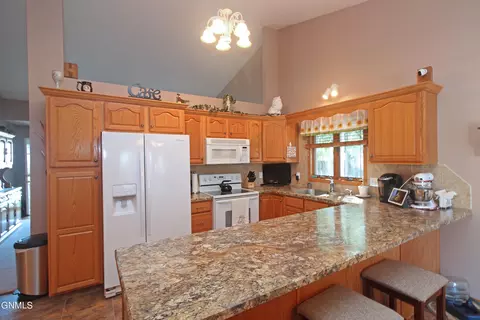 824 Interstate Ave W, Bismarck, ND 58503 photo 7