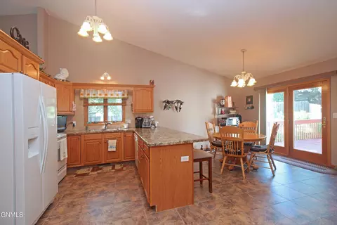 824 Interstate Ave W, Bismarck, ND 58503 photo 9