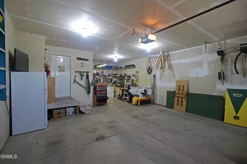 824 Interstate Ave W, Bismarck, ND 58503 photo 34