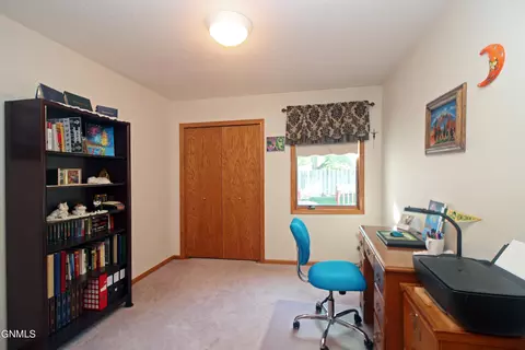 824 Interstate Ave W, Bismarck, ND 58503 photo 18