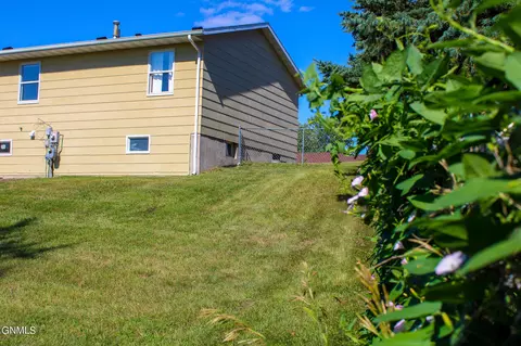 9 Custer Dr, Lincoln, ND 58504 photo 50