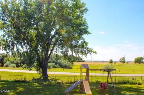 9 Custer Dr, Lincoln, ND 58504 photo 45