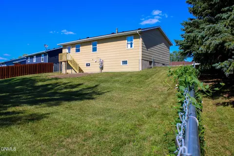9 Custer Dr, Lincoln, ND 58504 photo 54