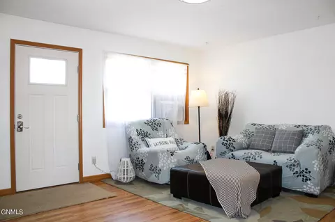 9 Custer Dr, Lincoln, ND 58504 photo 7