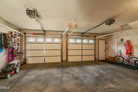 215 Edmonton Dr, Bismarck, ND 58503 photo 47