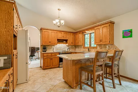 215 Edmonton Dr, Bismarck, ND 58503 photo 16