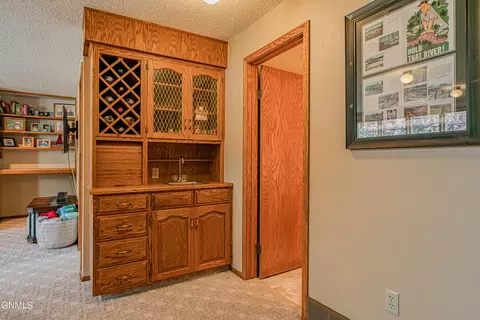 215 Edmonton Dr, Bismarck, ND 58503 photo 36