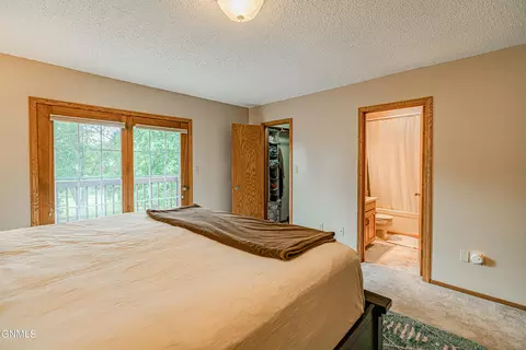 215 Edmonton Dr, Bismarck, ND 58503 photo 32