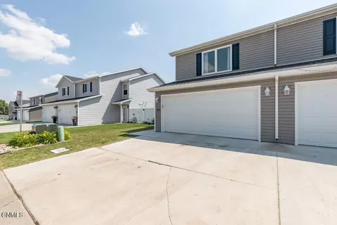 4310 Serenity Ct, Bismarck, ND 58503 photo 22
