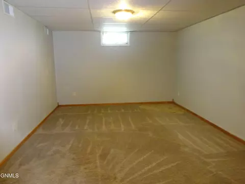 511 Gary Ave, Bismarck, ND 58501 photo 16