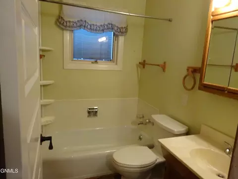 511 Gary Ave, Bismarck, ND 58501 photo 15