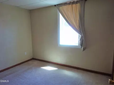 511 Gary Ave, Bismarck, ND 58501 photo 7