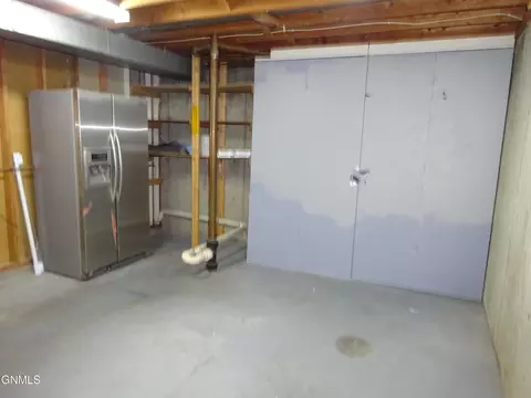 511 Gary Ave, Bismarck, ND 58501 photo 28