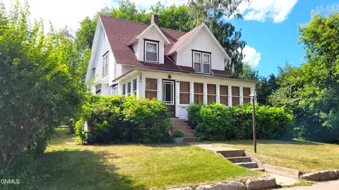 511 4th St W, Edgeley, ND 58433