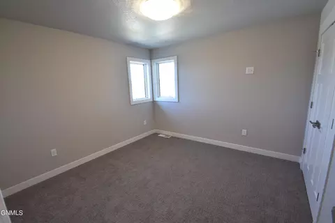 909 Cornerstone Ln, Bismarck, ND 58503 photo 26