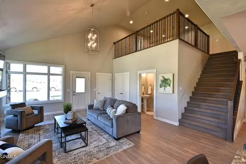 909 Cornerstone Ln, Bismarck, ND 58503 photo 7