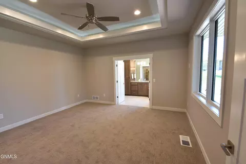 909 Cornerstone Ln, Bismarck, ND 58503 photo 14