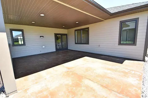 909 Cornerstone Ln, Bismarck, ND 58503 photo 13