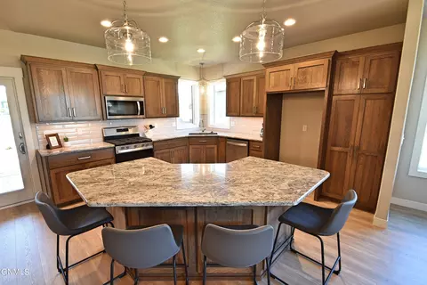 909 Cornerstone Ln, Bismarck, ND 58503 photo 8