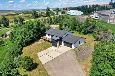 13409 Kingsview Ln, Williston, ND 58801 photo 7