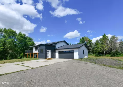 13409 Kingsview Ln, Williston, ND 58801 photo 8