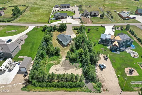 13409 Kingsview Ln, Williston, ND 58801 photo 5