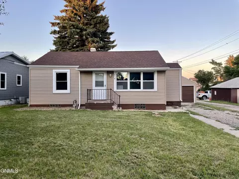 316 West St, Ray, ND 58849 photo 1