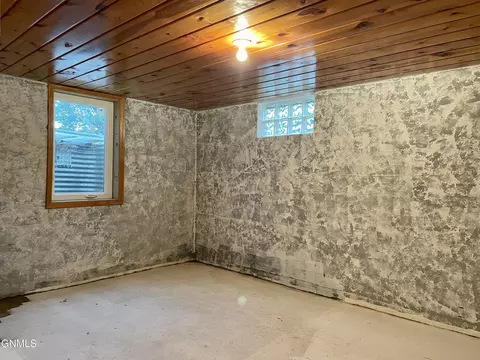 316 West St, Ray, ND 58849 photo 9