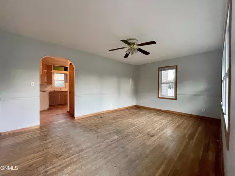 316 West St, Ray, ND 58849 photo 4