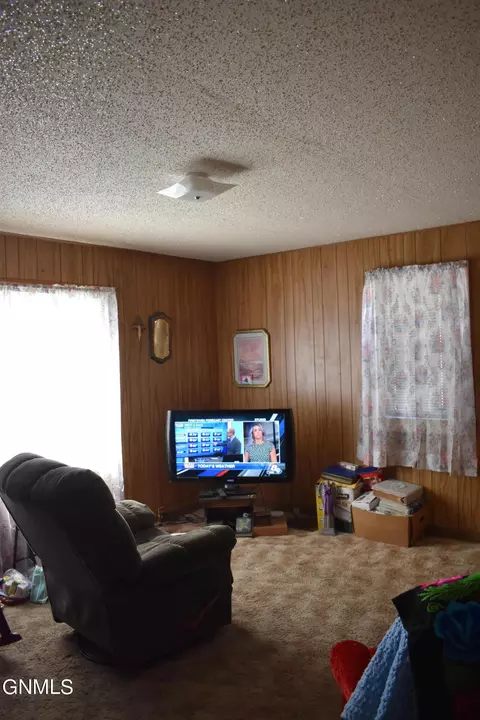 1008 4th St W, Williston, ND 58801 photo 13