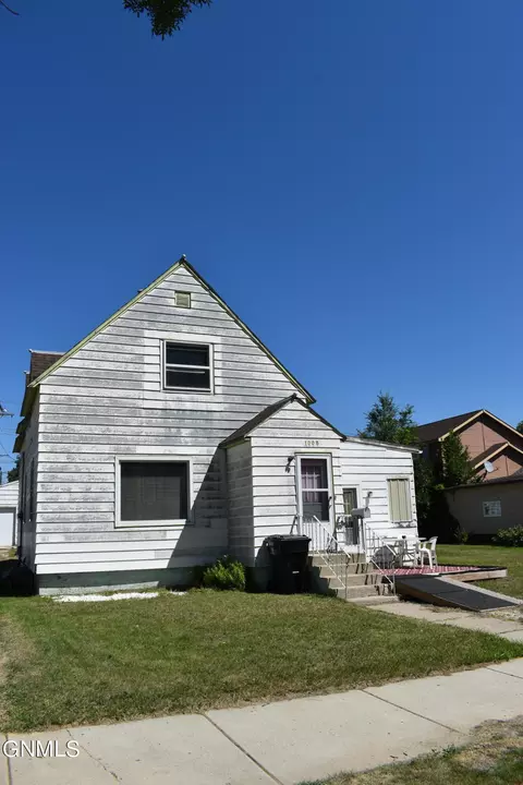 1008 4th St W, Williston, ND 58801 photo 1