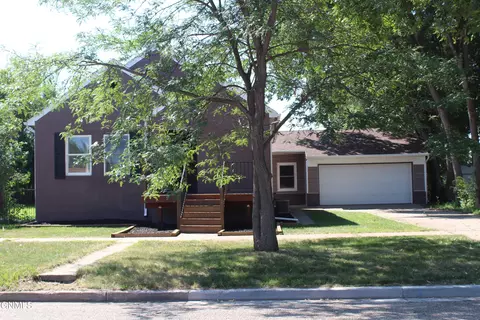 905 4th St SW, Mandan, ND 58554 photo 35