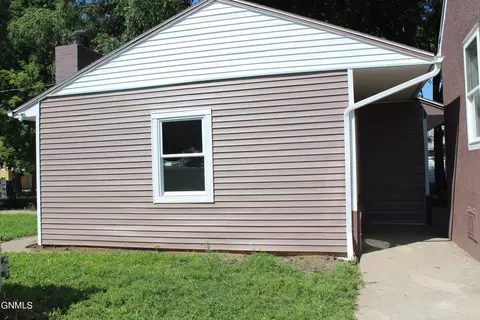 905 4th St SW, Mandan, ND 58554 photo 33