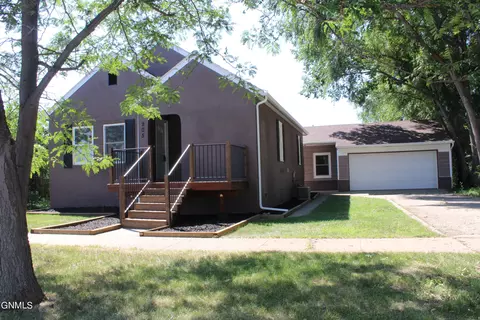 905 4th St SW, Mandan, ND 58554 photo 36
