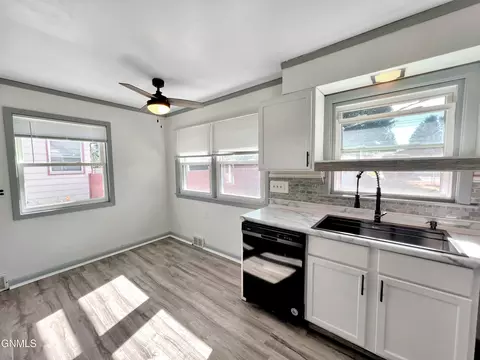 2019 3rd Ave E, Williston, ND 58801 photo 31
