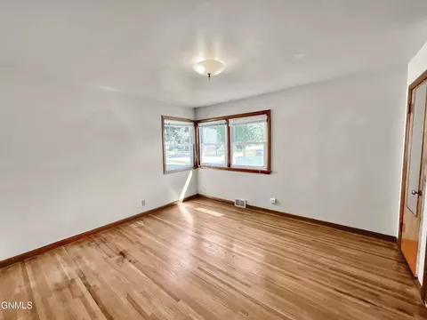 2019 3rd Ave E, Williston, ND 58801 photo 36