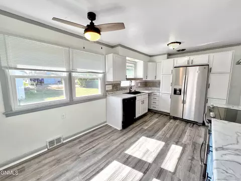 2019 3rd Ave E, Williston, ND 58801 photo 22